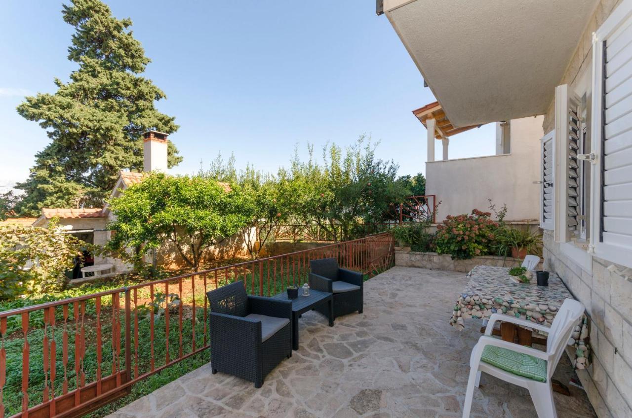 Apartments Silvana Supetar Luaran gambar