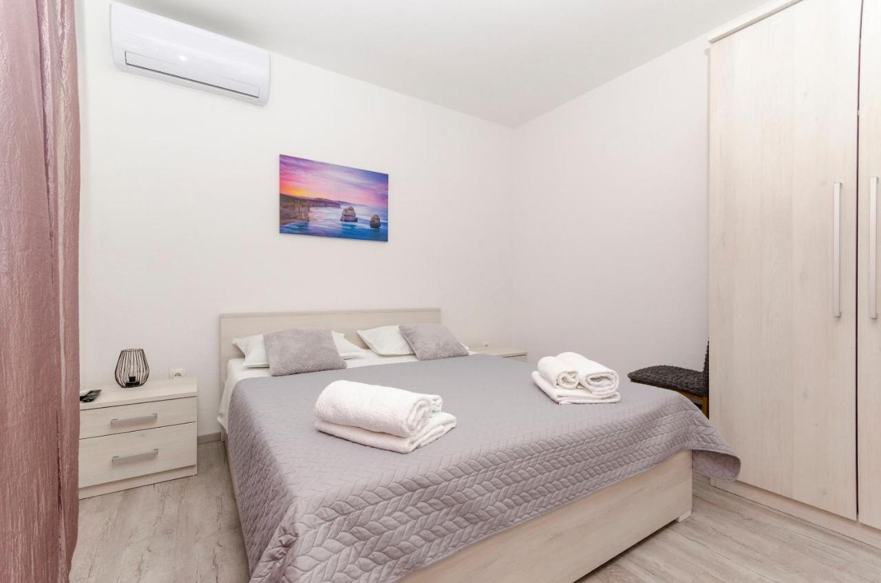 Apartments Silvana Supetar Luaran gambar