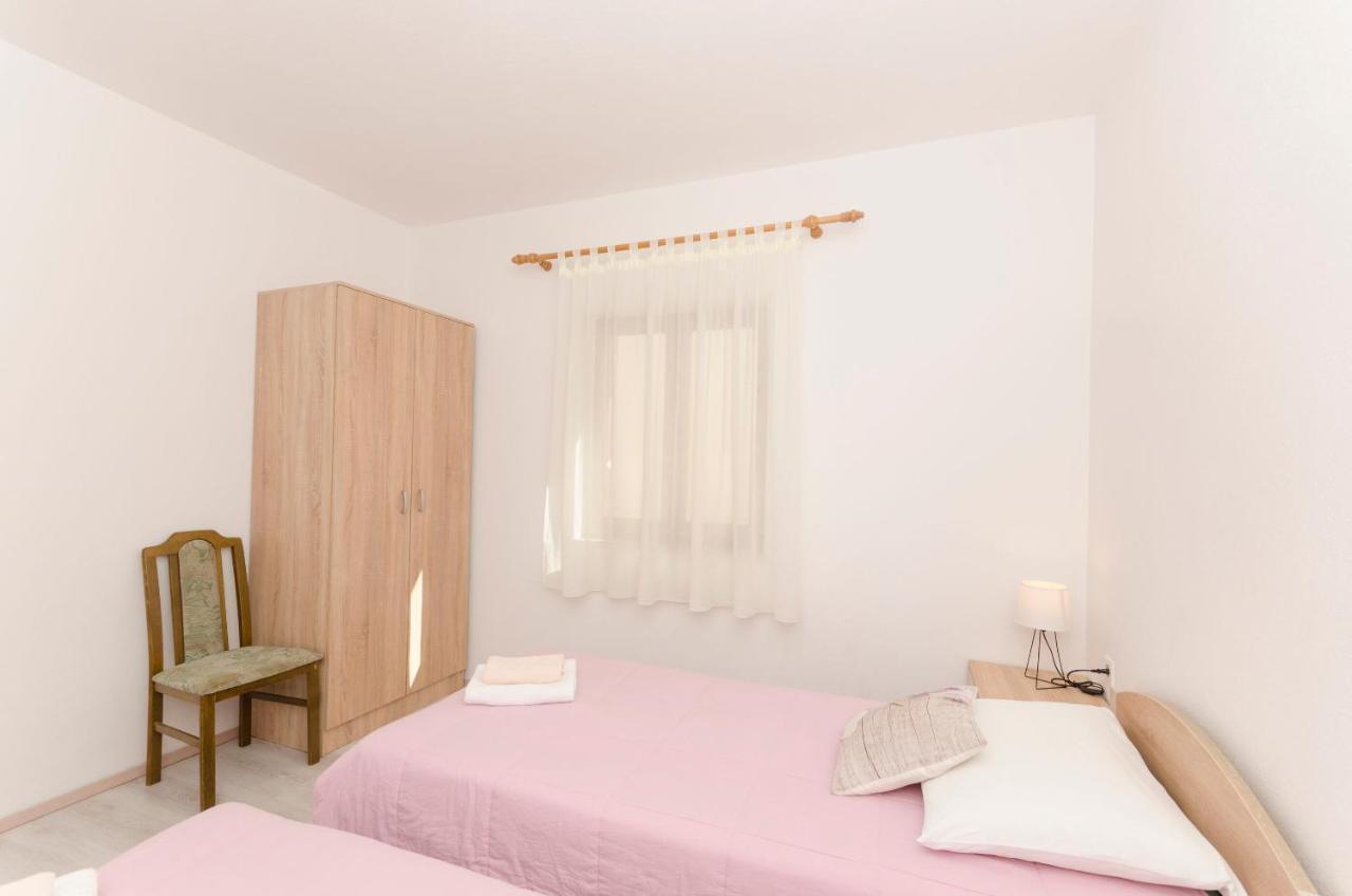 Apartments Silvana Supetar Luaran gambar