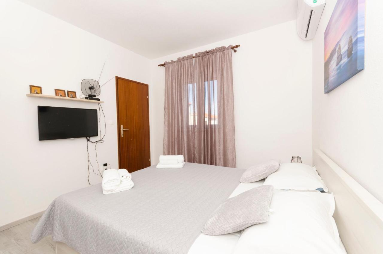 Apartments Silvana Supetar Luaran gambar